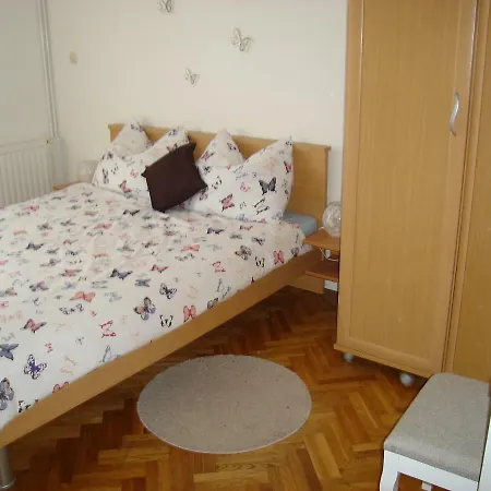 Apartman Andrea * באלה