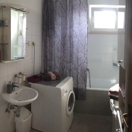 Apartman Andrea דירה *