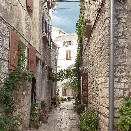 Apartman Andrea דירה *